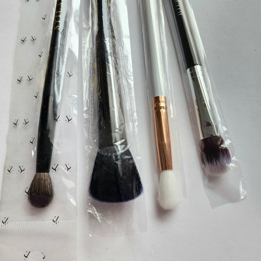Makeup Bundle - Picture 7 of 7